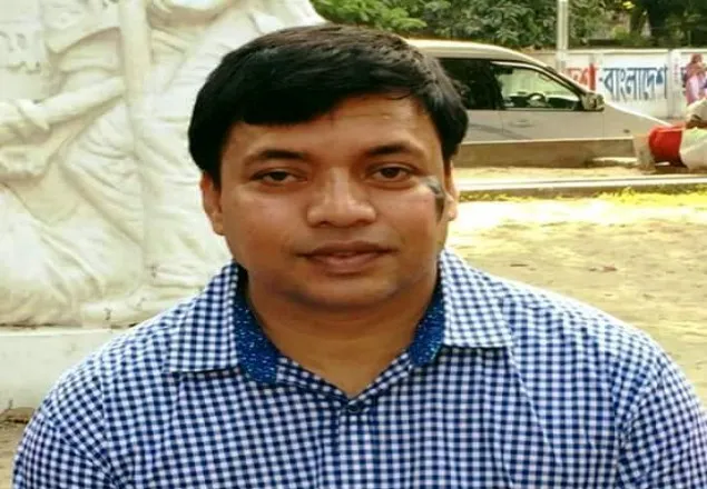 পুলিশকে লাঞ্চনা: ছাত্রলীগ সেক্রেটারিকে বেধড়ক পিটুনি