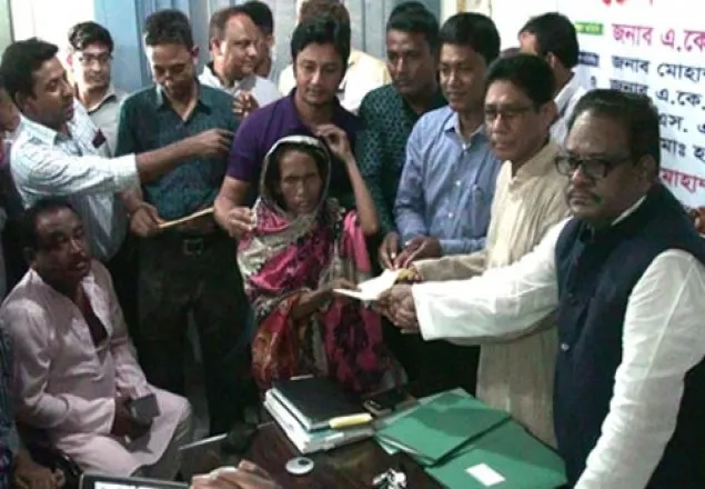 লক্ষ্মীপুরে নিহত ২০ জেলে পরিবারকে ১০ লাখ টাকা অনুদান