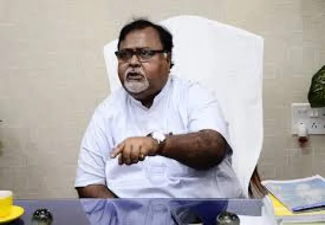 স্কুলমুখী করতে খেলার সামগ্রী দেবে পশ্চিমবঙ্গ সরকার