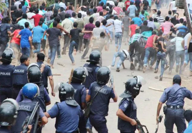 নারায়ণগঞ্জে সংঘর্ষ : পুলিশের গুলিতে আহত ১৫