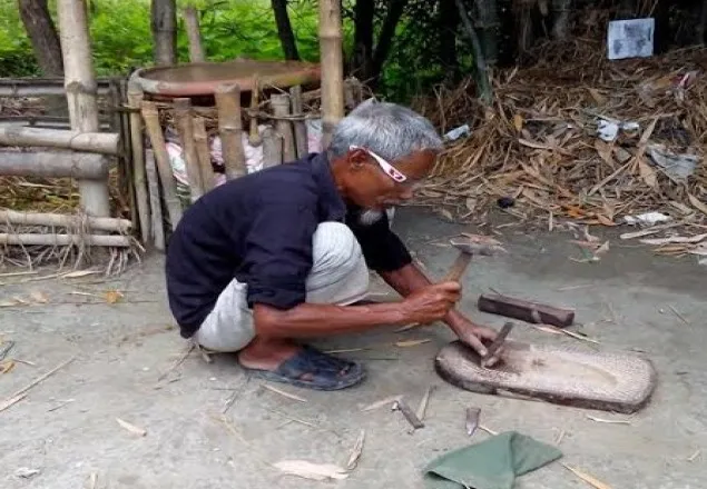 নিজ কর্মে বলিয়ান