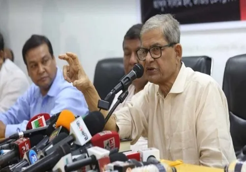এই সরকার দেশপ্রেমিক নয় বর্গী, তাই টাকা লুটে বিদেশে নিয়ে যাচ্ছে : মির্জা ফখরুল
