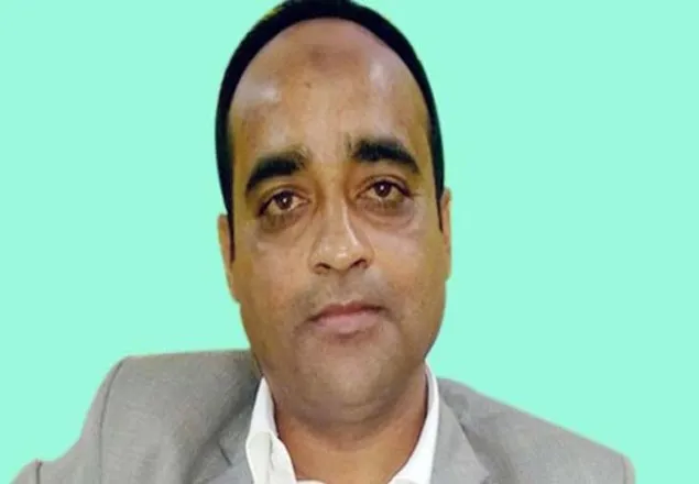 চাল কম দেয়ার অভিযোগে পৌর মেয়র আটক