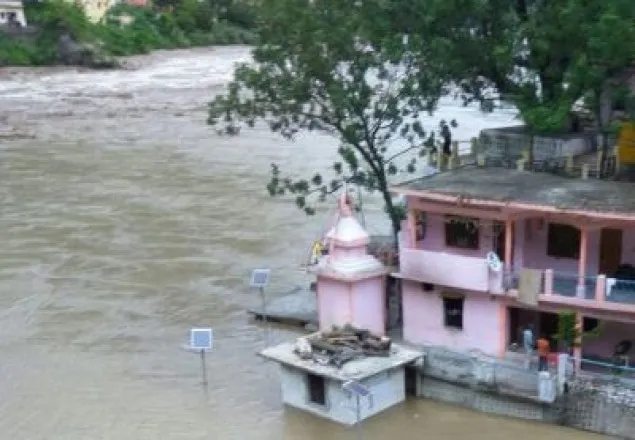 ভারতে বৃষ্টি-বন্যায় নিহত ৩০