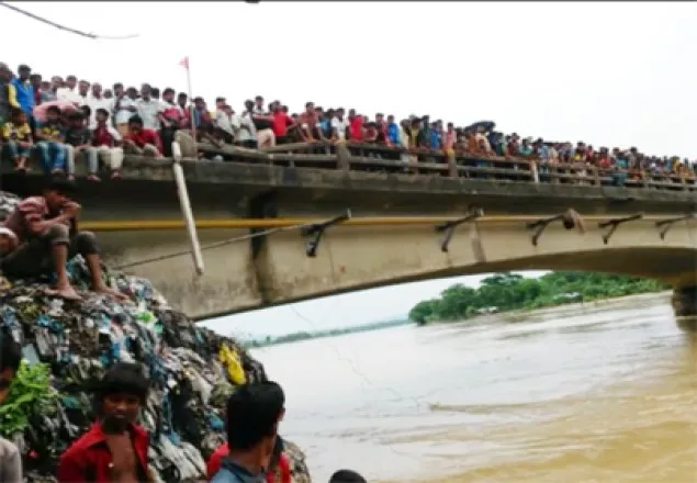 হিমাচলে গাড়ি নদীতে, নিখোঁজ একই পরিবারের ৬ জন 