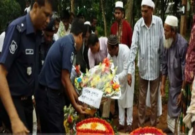 গাজীপুরে ইশরাত আখন্দের দাফন  সম্পন্ন