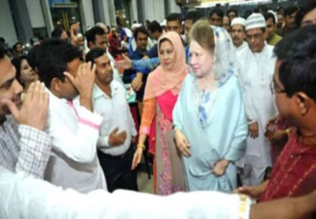 ব্যর্থতার দায় নিয়ে ক্ষমতা ছেড়ে দিন : খালেদা জিয়া
