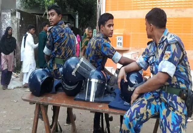 থমথমে শোলাকিয়া, ৭ জন আটক