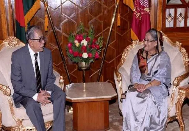 রাষ্ট্রপতির সঙ্গে সাক্ষাত করতে বঙ্গভবনে প্রধানমন্ত্রী