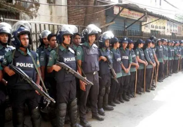 নিরাপত্তা চাদরে মুড়িয়ে যাচ্ছে নিম্ন আদালত