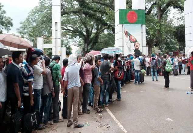বেনাপোল চেকপোষ্টে ১ দিনে রেকর্ড সংখ্যক যাত্রী পারাপার