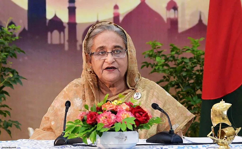মুক্তিযোদ্ধাদের জন্য ফল ও মিষ্টি পাঠালেন প্রধানমন্ত্রী