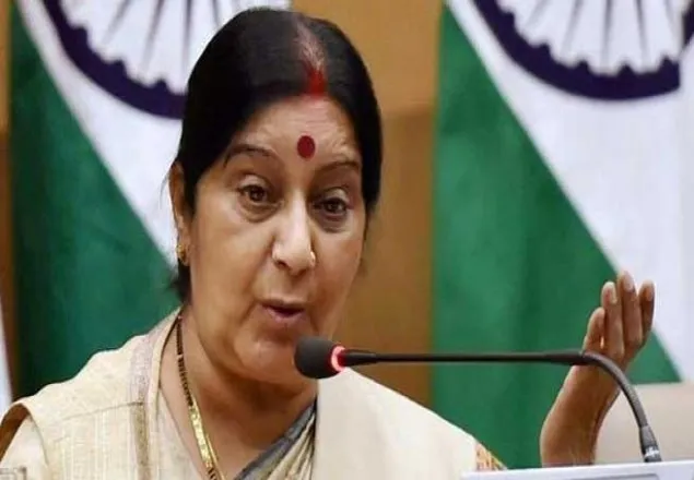 ভারতীয়দের বাড়ির বাহিরে যেতে নিষেধ করলেন সুষমা