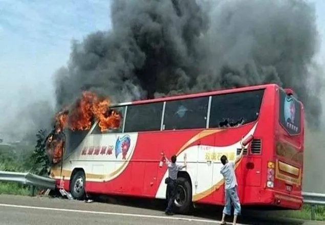 তাইওয়ানে পর্যটকবাহী বাসে আগুন নিহত ২৬