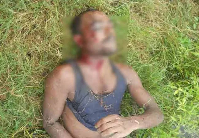 বিএসএফের নৃশংসতা: গুলির পর বেয়নেট দিয়ে খুঁচিয়ে হত্যা