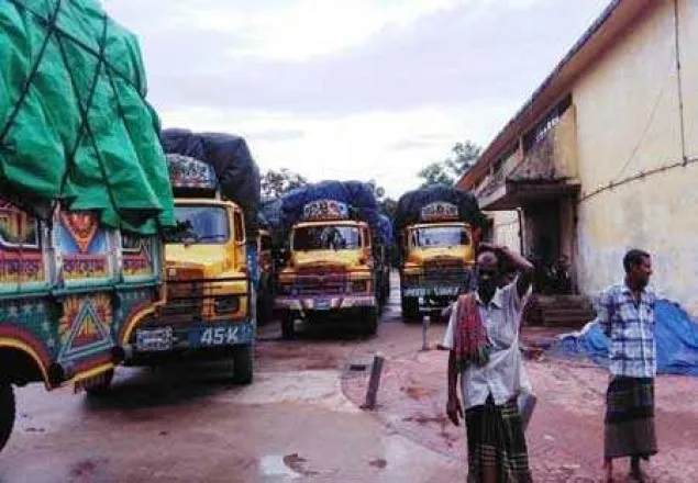 বাফার সার গোডাউনে আটকে গেলো তিন’শ টন ইউরিয়া
