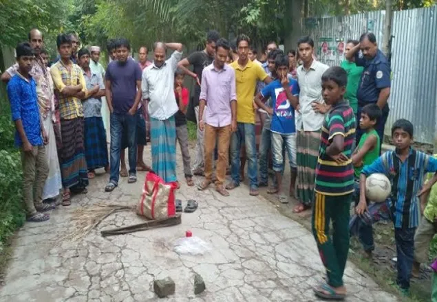 পিরোজপুরে ব্যবসায়ীকে কুপিয়ে ৩৬ লাখ টাকা ছিনতাই
