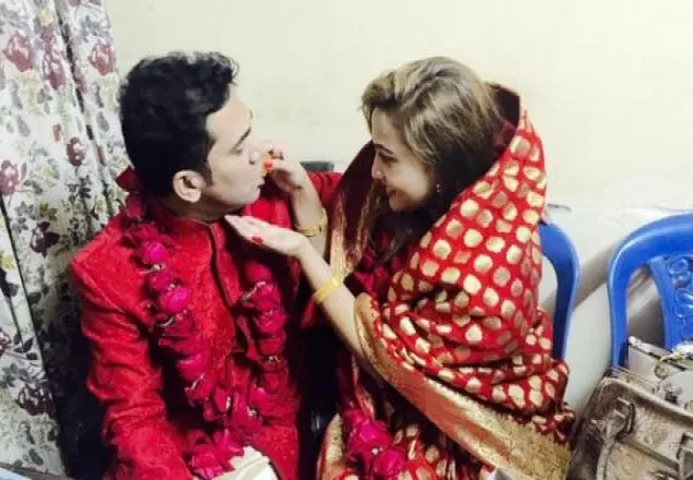 বিয়ের পিড়িতে বসলেন জেনিফা