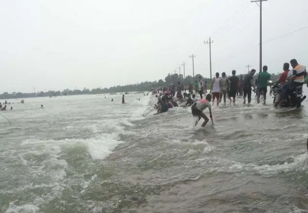  বন্যায় শেরপুর-জামালপুর সড়ক যোগাযোগ বিচ্ছিন্ন