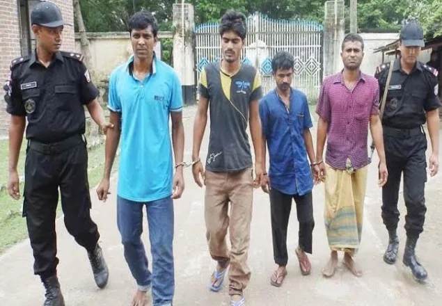 ঝিনাইদহে বিপুল পরিমাণ মাদকসহ ৪ ব্যবসায়ী আটক