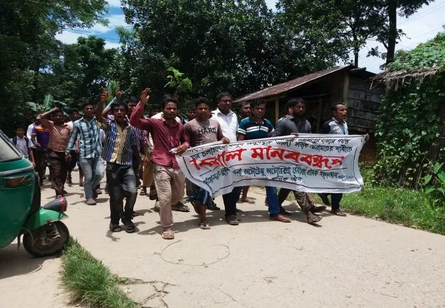 অনির্দিষ্টকালের জন্য বাংলাবাজার পরিবহন ধর্মঘট শুরু