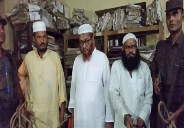 গোপন বৈঠকের ঘটনায় ১১ জনের নামে মামলা 