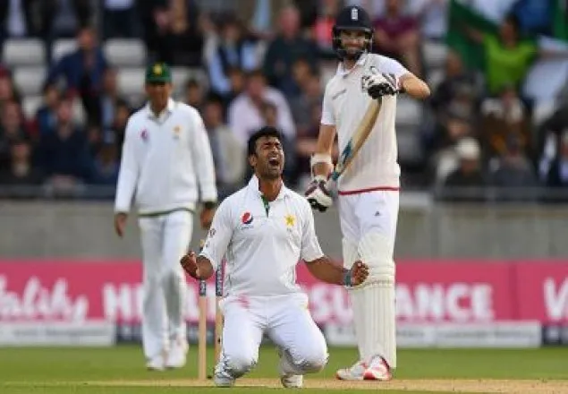 সোহেল খানের ৫ উইকেটে ইংল্যান্ডের সংগ্রহ ২৯৭ 
