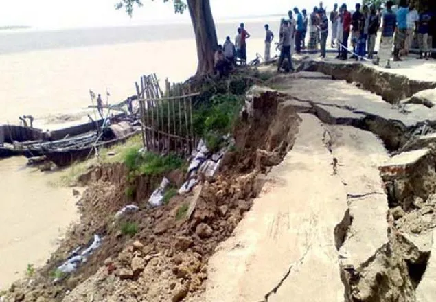 রাজশাহী সীমান্তে পদ্মার ভাঙন ভূখন্ড হারাচ্ছে বাংলাদেশ