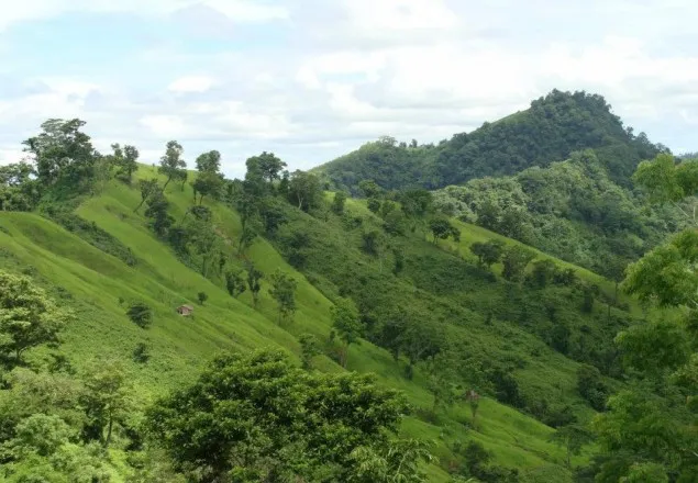 পাহাড়ে হরতাল: ভূমি হারানোর আশঙ্কায় বাঙালিরা