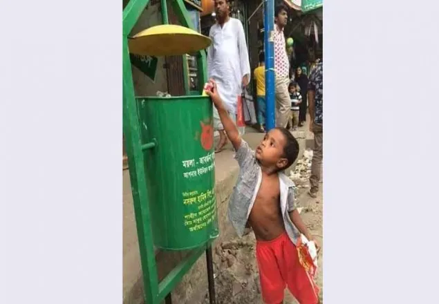 এই পথশিশুর কাছেই আমাদের শিখতে হবে
