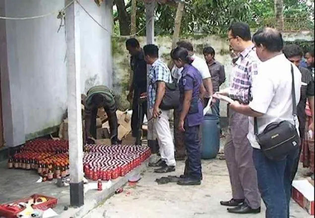 নকল এনার্জি ড্রিংক্সসহ উৎপাদনসামগ্রী উদ্ধার