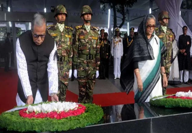 বঙ্গবন্ধুর প্রতিকৃতিতে শ্রদ্ধা জানালেন রাষ্ট্রপতি-প্রধানমন্ত্রী 