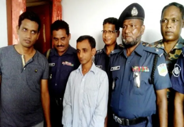 কলেজ ছাত্রীকে প্রকাশ্যে পেট্রোল ঢেলে পুড়িয়ে মারার চেষ্টা, ঘাতক আটক  