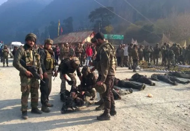 ভারতের স্বাধীনতা দিবসে কাশ্মীরে নিহত ৯ 