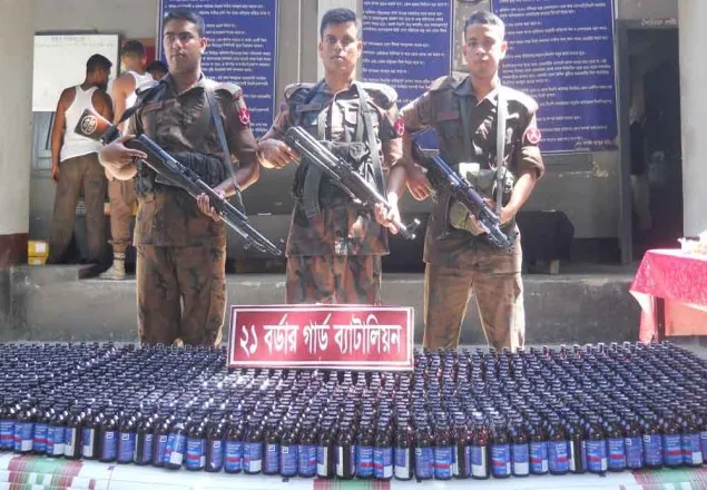 বেনাপোল সীমান্তে ১১৮০ বোতল ফেনসিডিল উদ্ধার