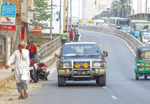 উল্টোপথে চলায় ৪০৯ গাড়ির বিরুদ্ধে মামলা 
