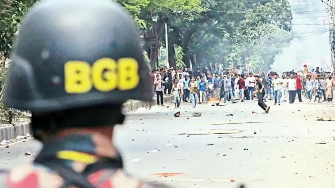 কারফিউ-সেনা মোতায়েন, ইন্টারনেটহীন দেশে ছিল মৃত্যু উপত্যকা