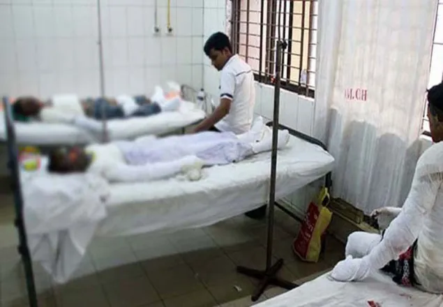 বয়লার বিস্ফোরণে নারীসহ ৬ শ্রমিক দগ্ধ