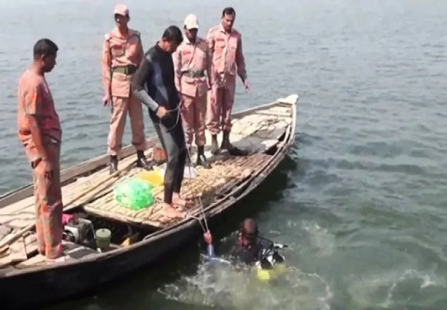 নোয়াখালীতে ট্রলারডুবি: আরো দু'জনের লাশ উদ্ধার