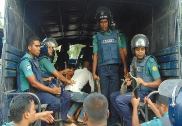 রাবিতে ইমামসহ ১৪ শিবিরকর্মী আটক