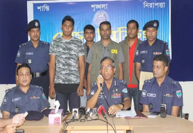  'ভুল পথে চলে গেছেন বুঝতে পেরে আত্মসমর্পণ করেন তুষার'