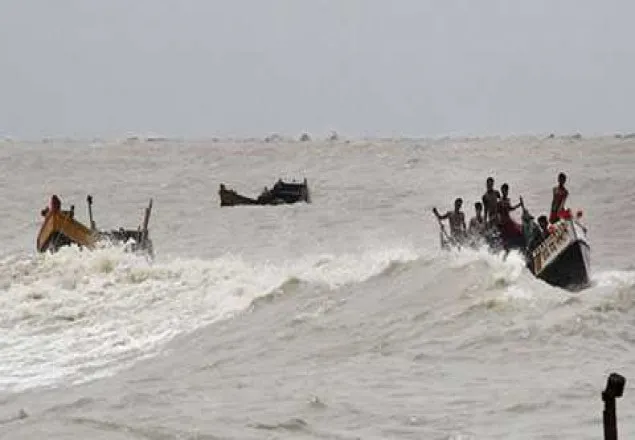 ট্রলার ডুবির ঘটনায় ৬ জেলের লাশ উদ্ধার