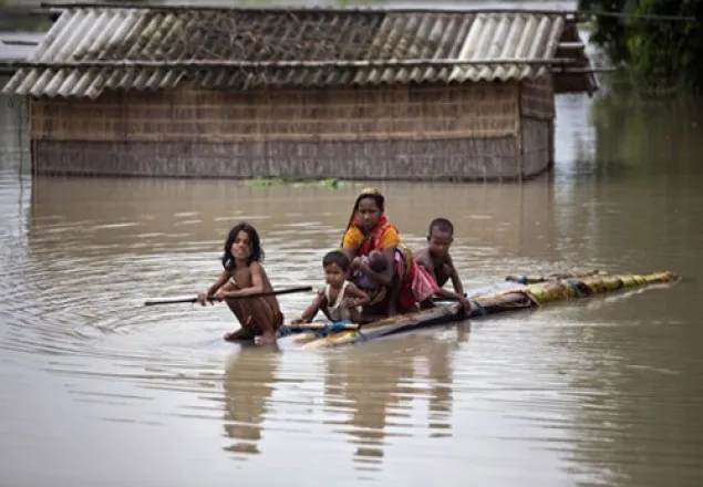 ভারতে তিন রাজ্যে বন্যা, ৩০ জনের মৃত্যু 