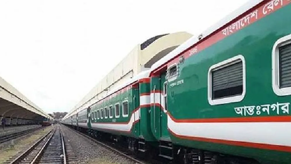 কুমিল্লার লাকসামে বিকল উদয়ন এক্সপ্রেস