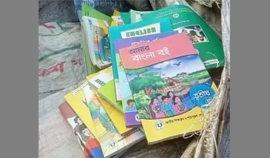 ভাঙারি দোকানে ২০ টাকা দরে নতুন পাঠ্যবই বেচলেন প্রধান শিক্ষক