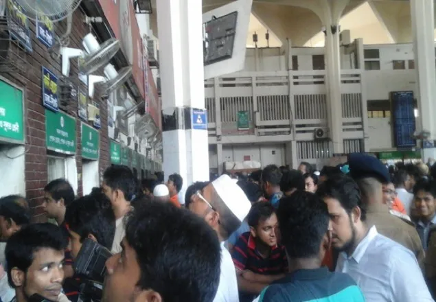 টিকিট বিক্রয় শুরু, মানুষের উপচেপড়া ভীড়, 