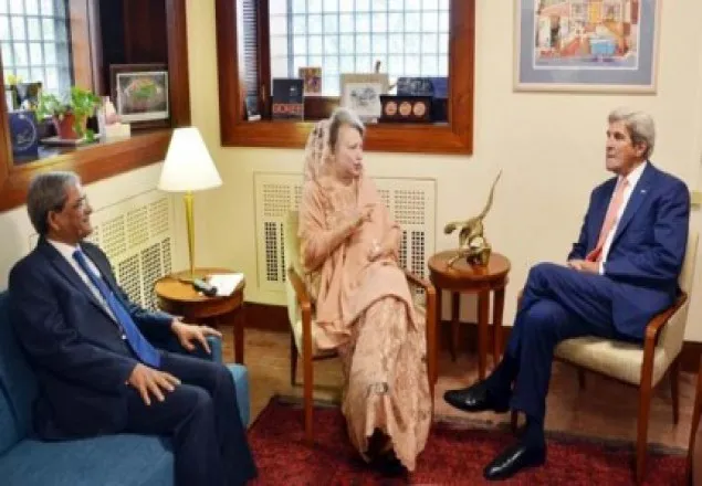 খালেদার সঙ্গে বৈঠকে যে বার্তা দিয়ে গেলেন কেরি