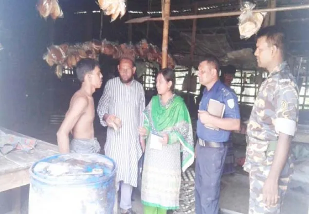 ভ্রাম্যমান আদালতের অভিযান: সুমাইয়া বেকারীতে জরিমানা