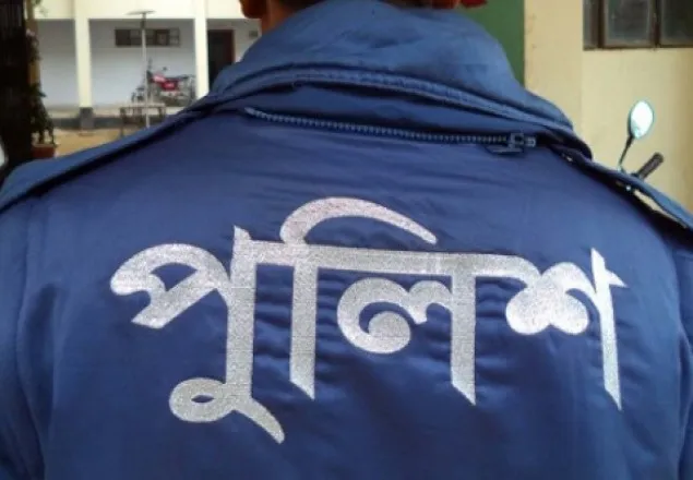 বিচারপতির স্ত্রীর কাছে ঘুষ চাওয়া এএসআইকে পুলিশে সোপর্দ 