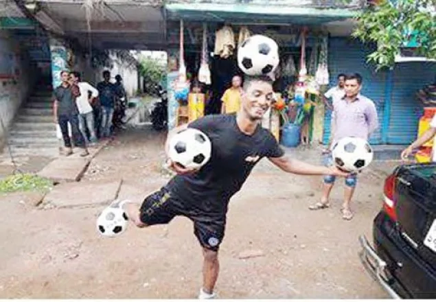ফুটবল মানব মাসুদ রানা’র নৈপুণ্য প্রর্দশণী !